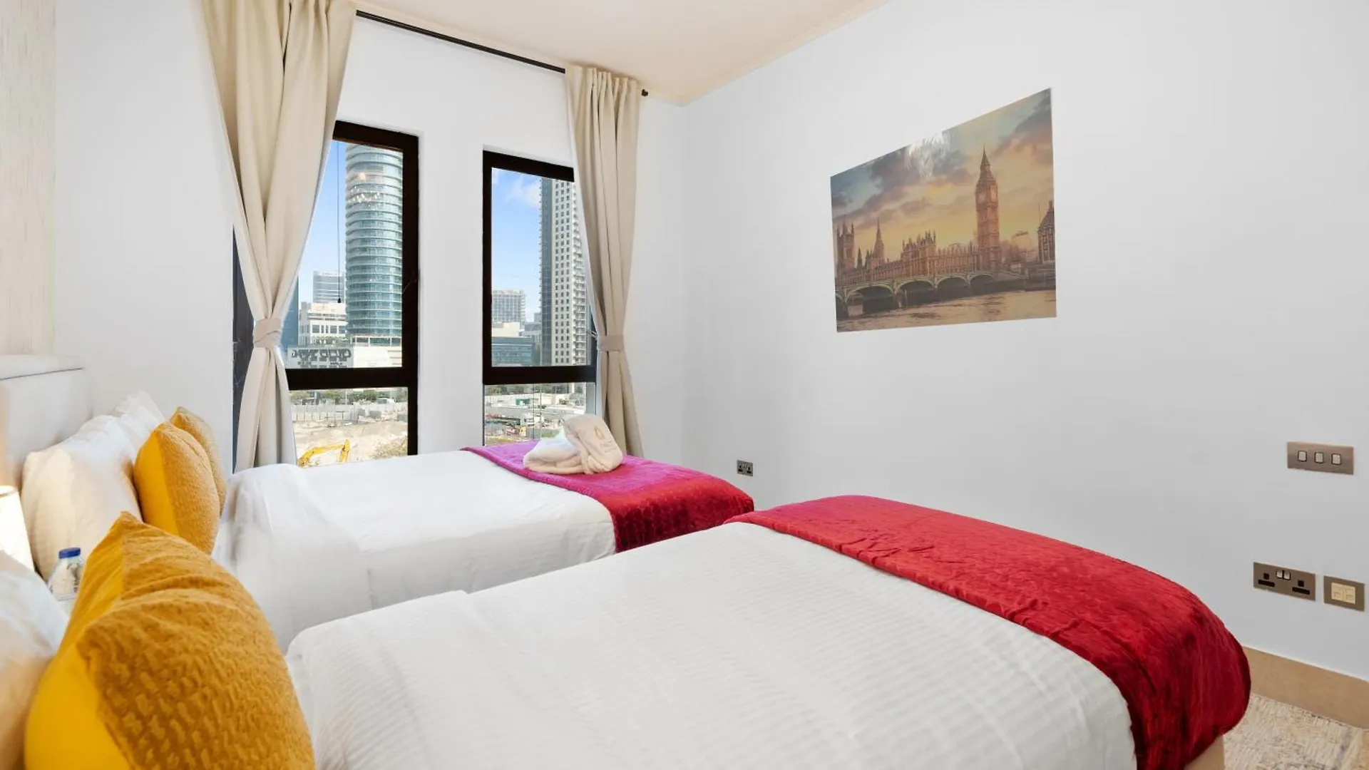 Apartment Reehan Suites, Downtown Dubai - Near Burj Khalifa & Dubai Mall